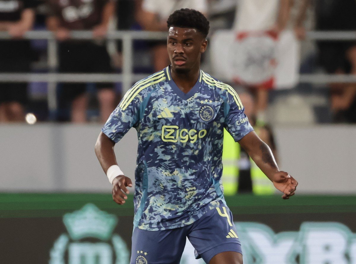 Jorrel Hato en action avec l'Ajax