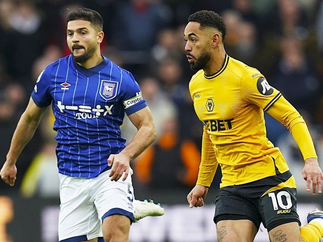 Matheus Cunha en duel avec Sam Morsy d'Ipswich Town, 14 décembre 2024
