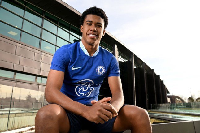 Andrey Santos sous le maillot de Chelsea présenté officiellement