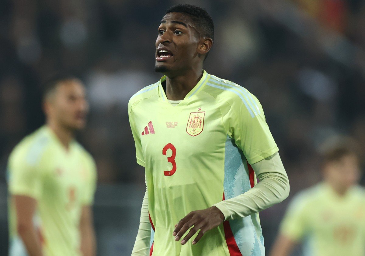 Cristhian Mosquera en action avec l'équipe nationale espagnole