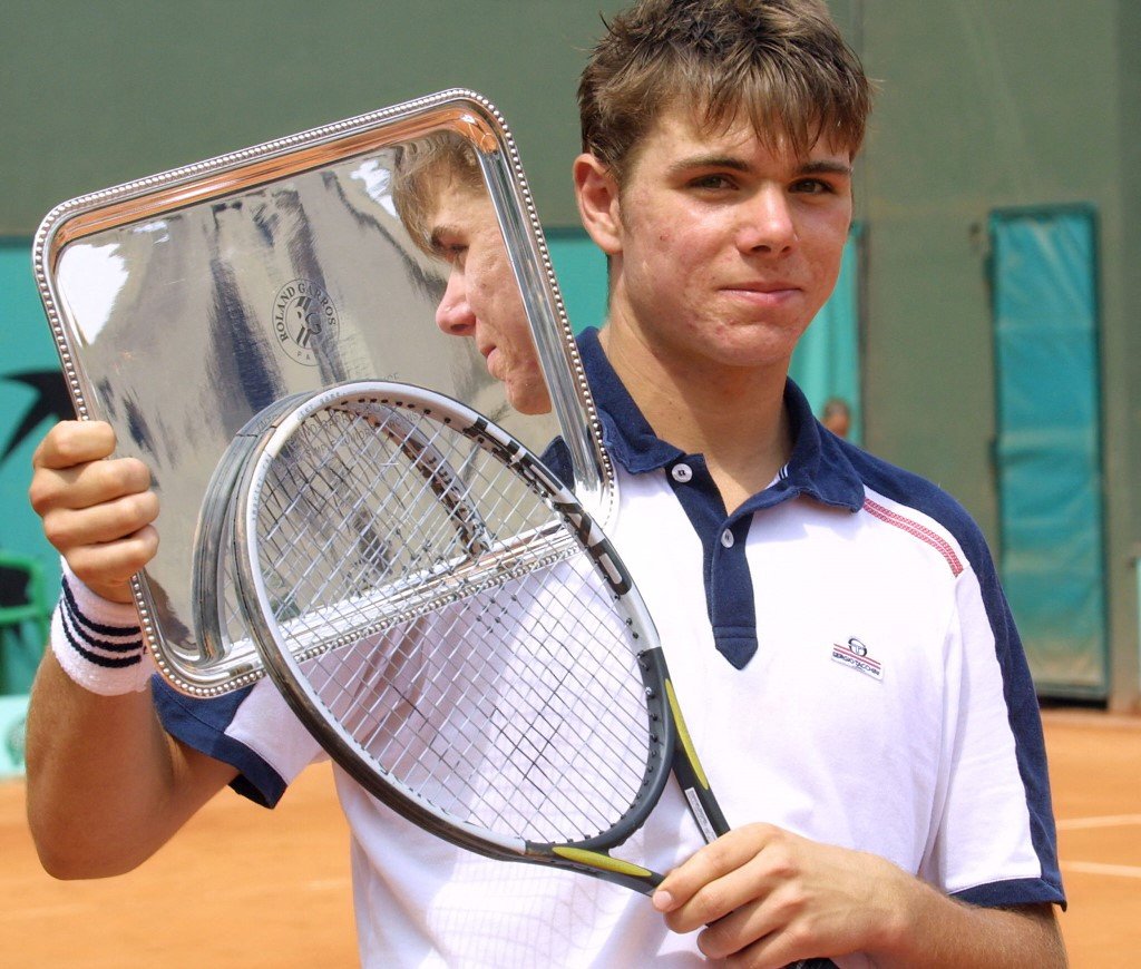 Stanislas Wawrinka avec son trophée junior à Roland-Garros 2003