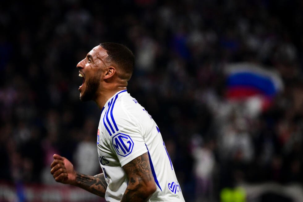 Corentin Tolisso célébrant un but pour Lyon en Ligue 1, avril 2025
