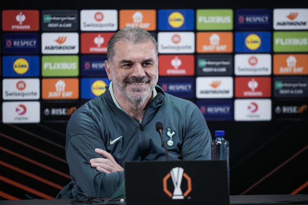 L'entraîneur de Tottenham Ange Postecoglou lors d'une conférence de presse après la qualification pour la finale de Ligue Europa, le 7 mai 2025 à Bodo (Norvège)