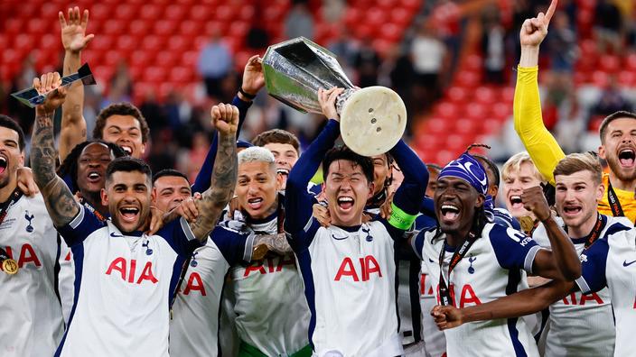 Le capitaine Heung-Min Son et Romero (à gauche) n’ont pas de médaille au cou.