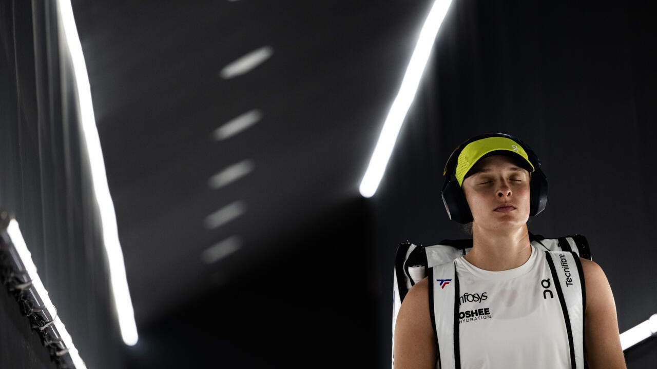 Iga Swiatek avant son match contre Elisabetta Cocciaretto au Masters 1000 de Rome, le 8 mai 2025