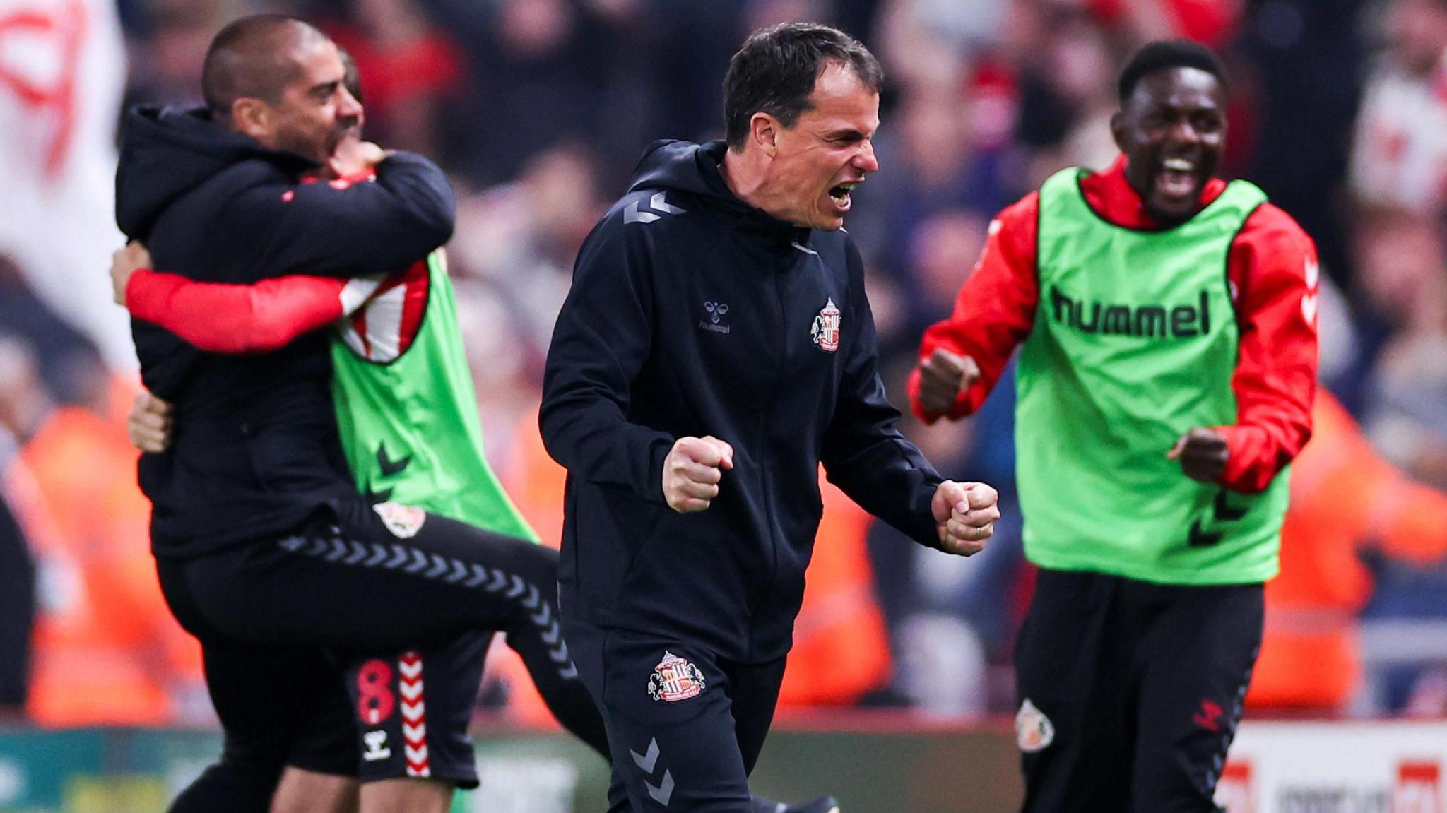 Regis Le Bris célébrant le but de Sunderland contre Coventry lors de la demi-finale des play-offs.