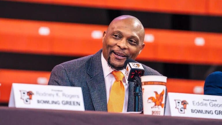 Eddie George lors d'un événement officiel à Ohio