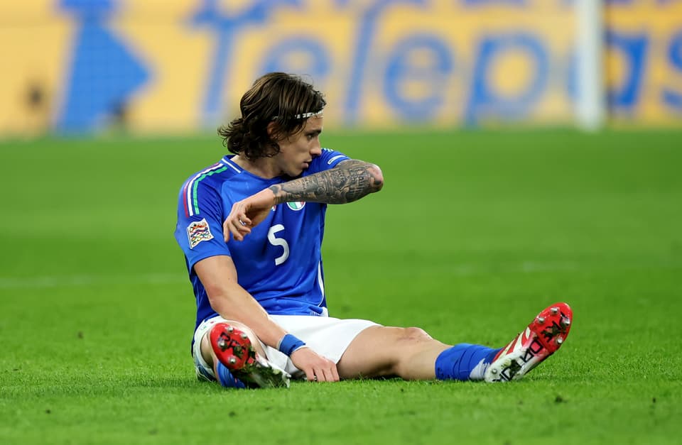Riccardo Calafiori blessé lors d'un match avec l'Italie