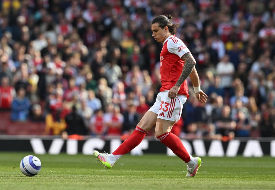 Riccardo Calafiori en action lors d’un entraînement d’Arsenal