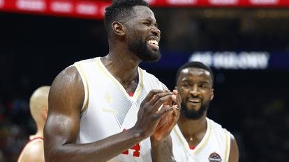 Mam Jaiteh s’est fendu de 11 points contre l’Olympiakos vendredi.