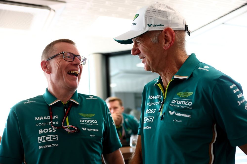 Andy Cowell, Team Principal et CEO chez Aston Martin F1 avec Adrian Newey