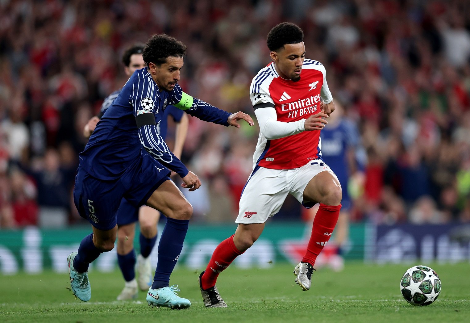 Ethan Nwaneri en action pour Arsenal