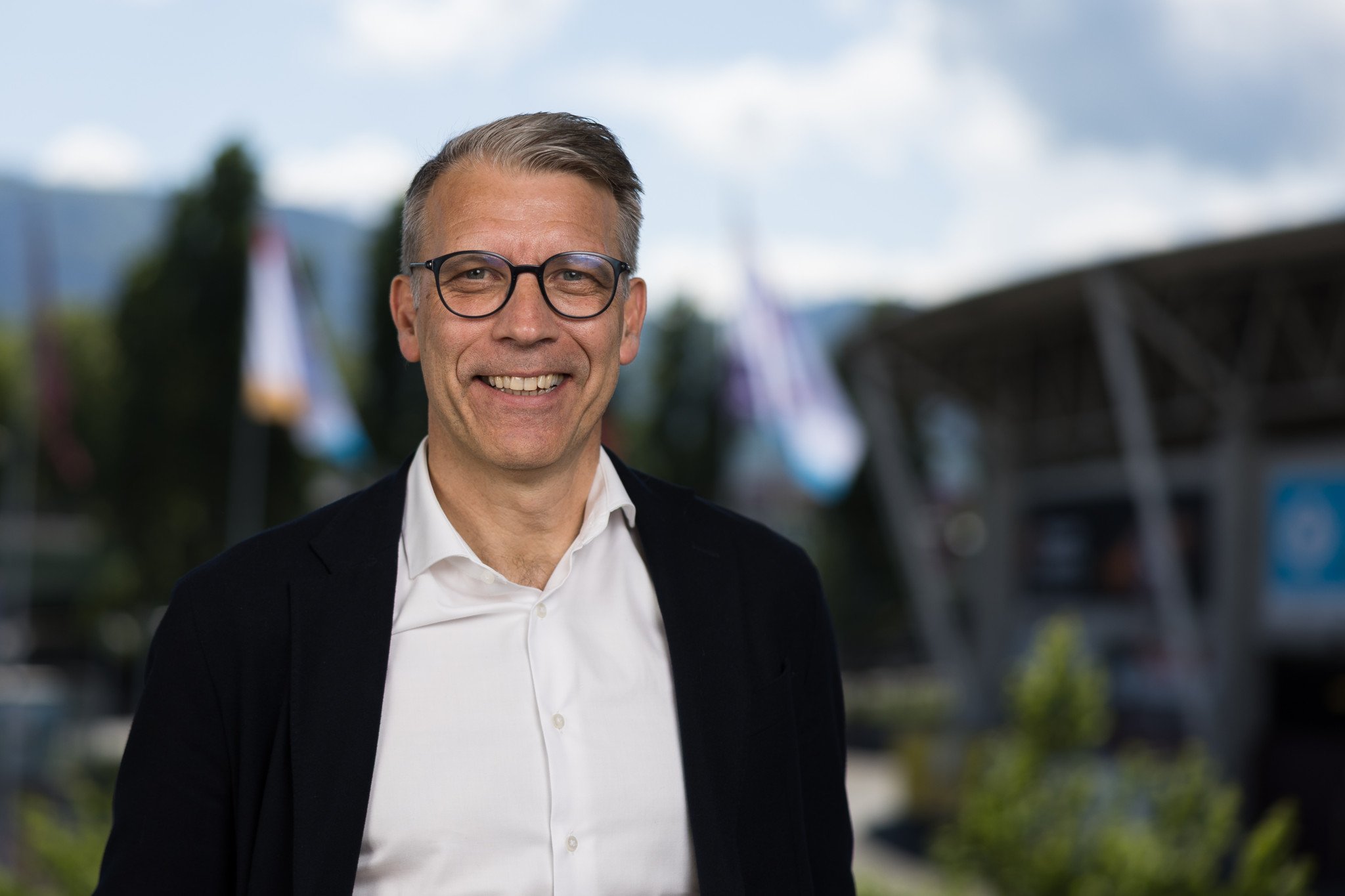 Portrait de Peter Knäbel, le nouveau président de l’Association Suisse de Football, au Stade de Genève.