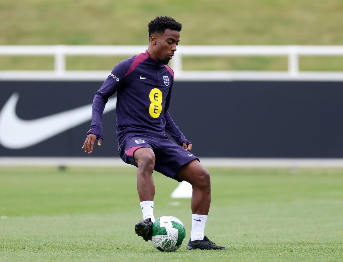 Angel Gomes lors d'une séance d'entraînement de l'équipe d'Angleterre