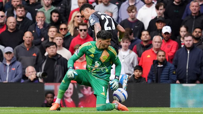 Morgan Rogers célèbre après avoir marqué, but annulé