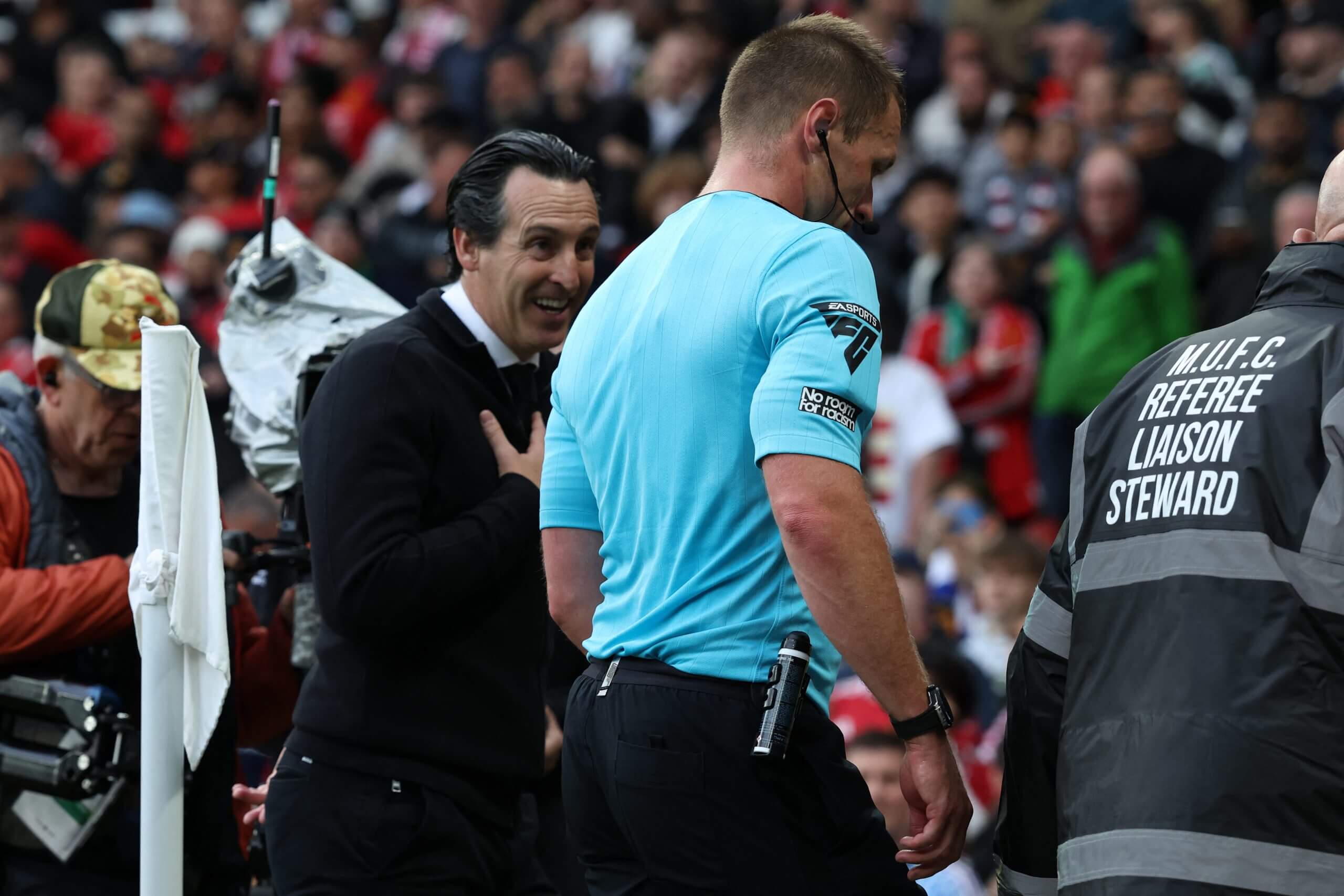 Arbitrage controversé lors du match Aston Villa vs Manchester United