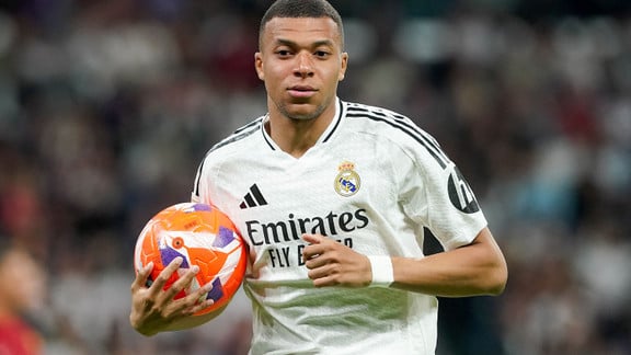 Xabi Alonso lors de sa présentation au Real Madrid