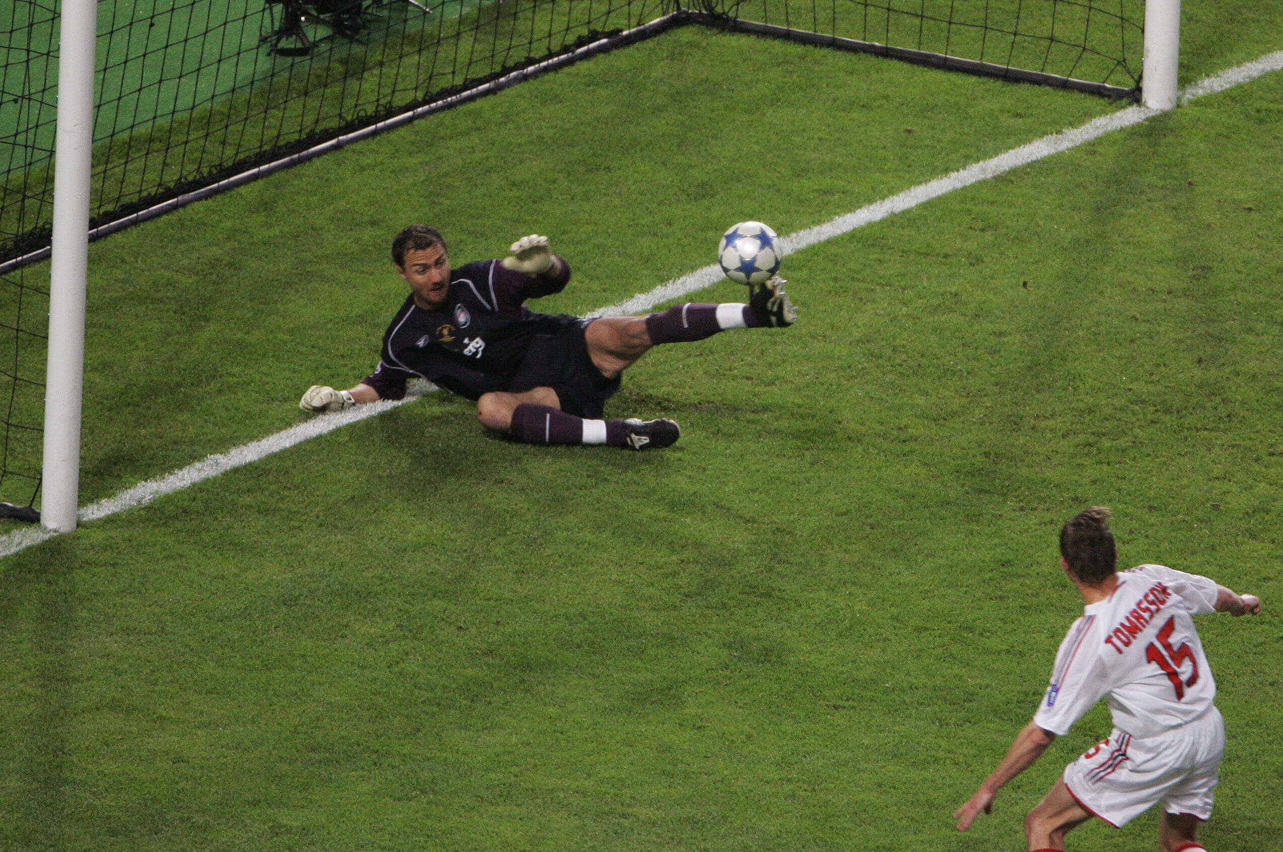 Henrikh Mkhitaryan en action lors de la Ligue des Champions
