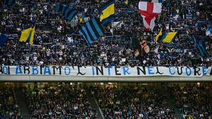 La Curva Nord de l'Inter Milan lors d'un match de Serie A contre Cagliaro, au stade San Siro, le 12 avril 2025. (PIERO CRUCIATTI / AFP)