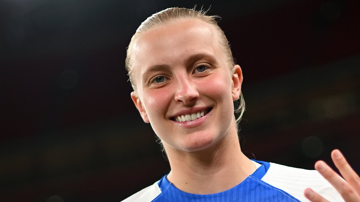 Aggie Beever-Jones brille avec un triplé en Angleterre 🇬🇧⚽