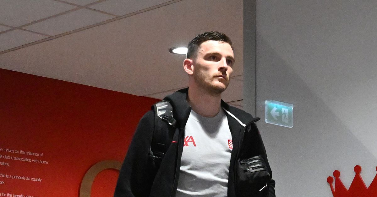 Liverpool - Andy Robertson félicite John Heitinga avant son départ