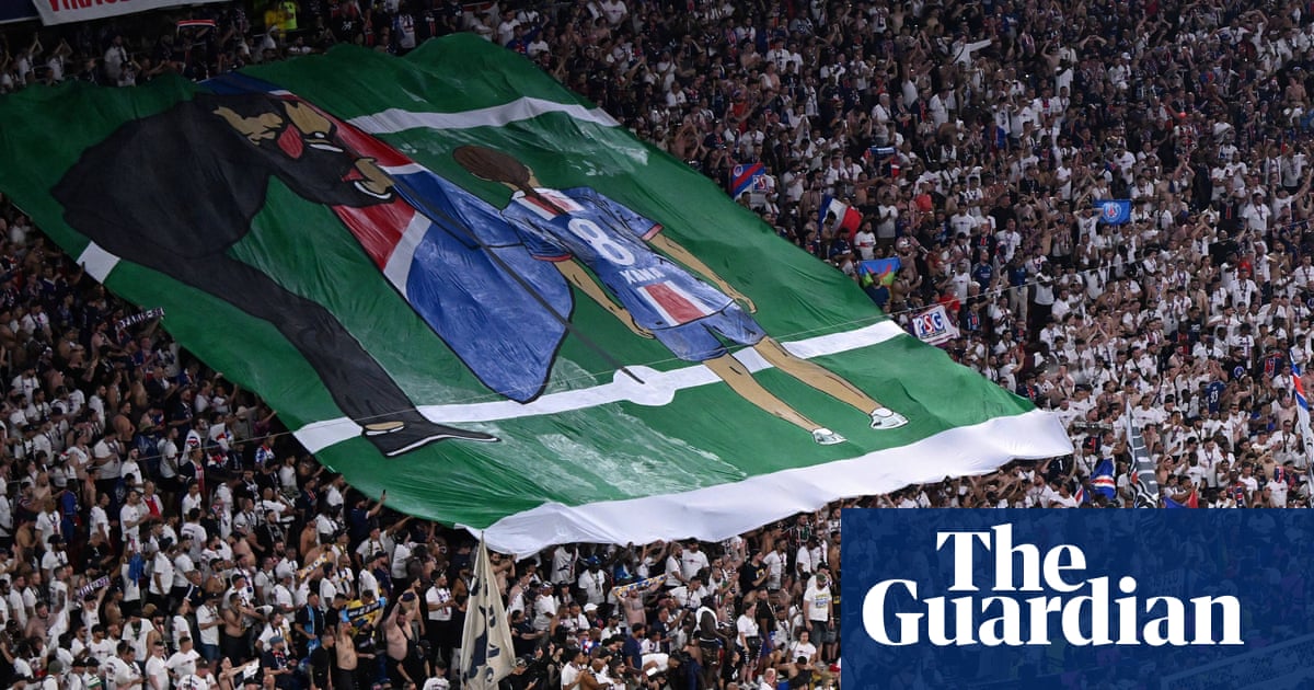 Luis Enrique célèbre la victoire historique du PSG en Ligue des Champions