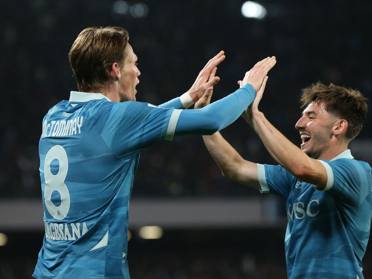 Napoli peut devenir champion en Serie A - l-incroyable avenir de McTominay et Gilmour