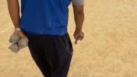 Aubagne : des malvoyants jouent à la pétanque pour oublier le handicap