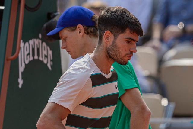 Carlos Alcaraz remporte Roland-Garros : une nouvelle ère pour le tennis
