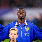 Crise à l'OL : Monaco vise Saël Kumbedi à prix réduit cet été