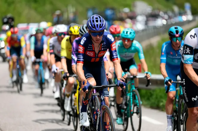 Critérium du Dauphiné : hommage à Romain Bardet à Brioude