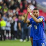 Critiques sur Mbappé : Analyse de ses performances en équipe de France