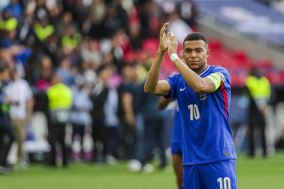 Critiques sur Mbappé : Analyse de ses performances en équipe de France