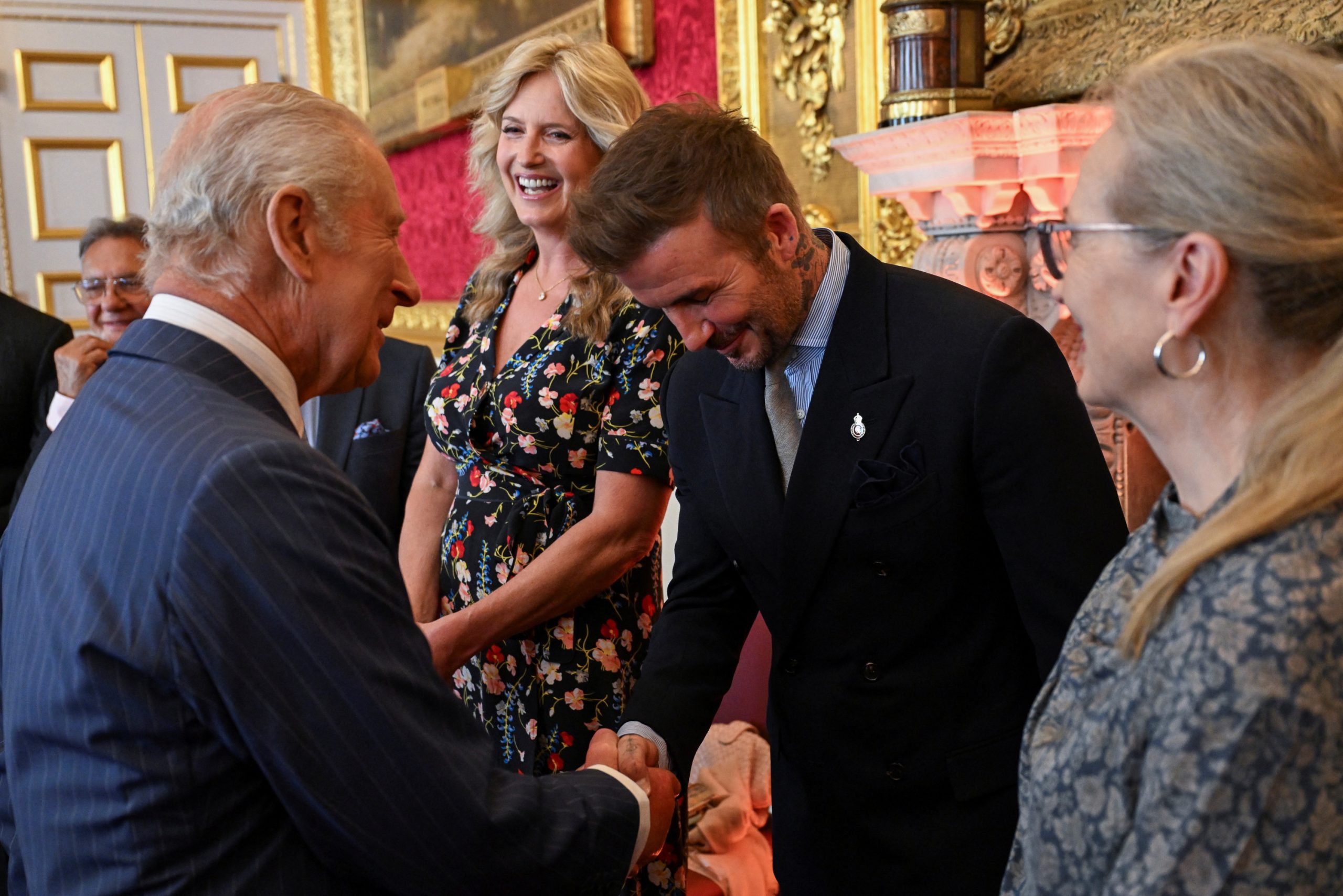 David Beckham fait chevalier par le roi Charles III : une distinction pour ses services