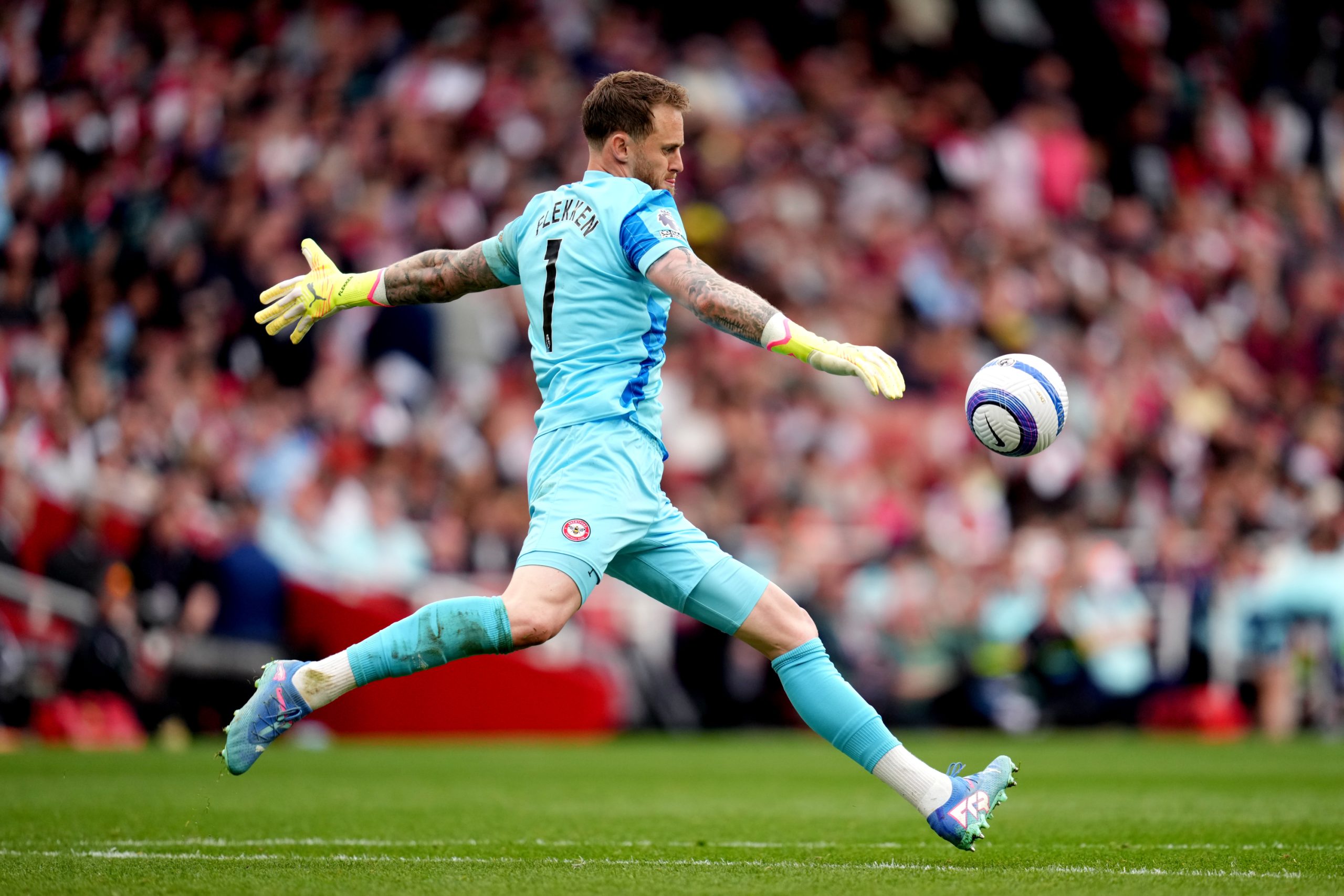 Foot : Flekken signe à Leverkusen jusqu'en 2028, Kelleher le remplace