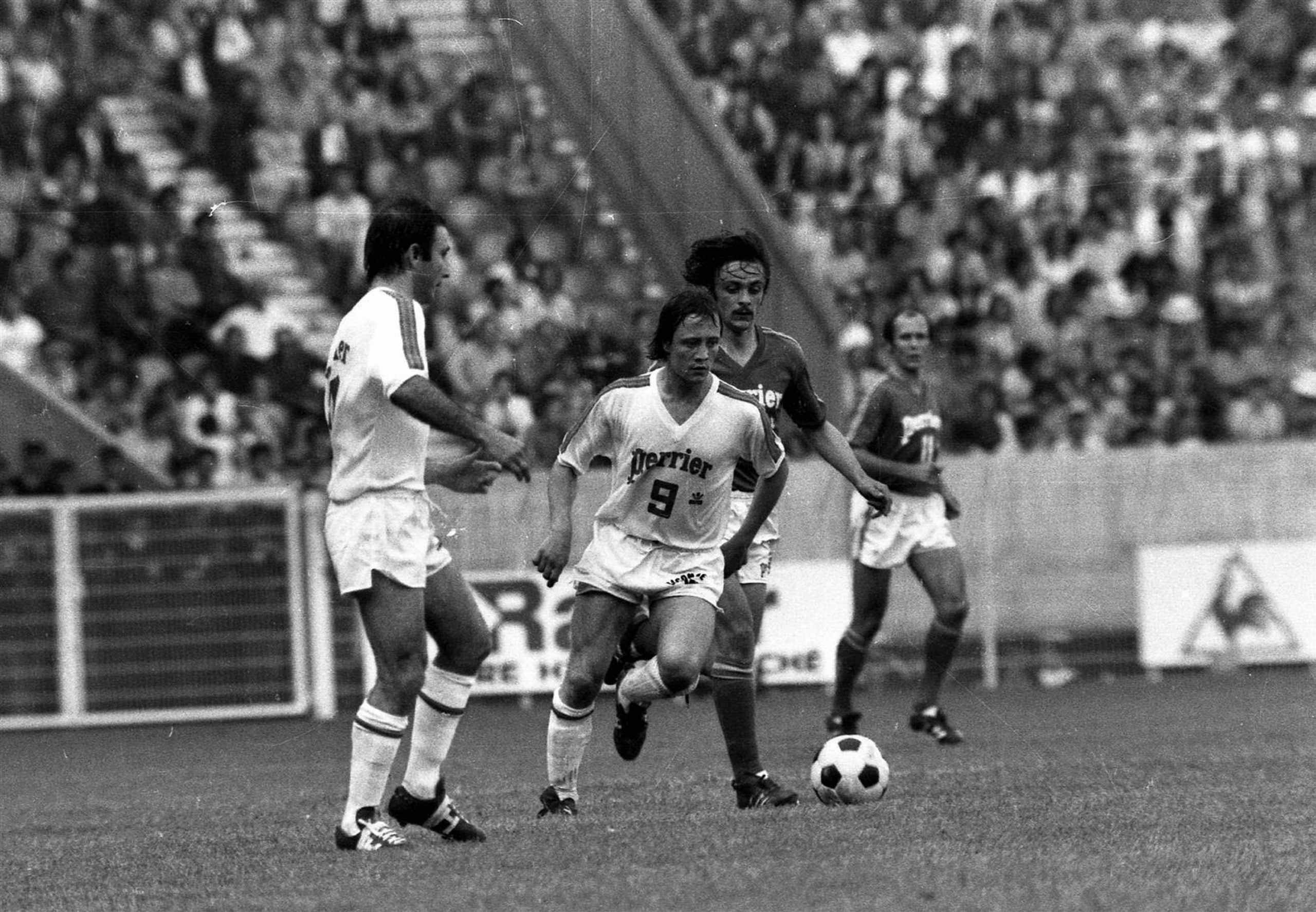 Football français : Hommage à Bernard Lacombe, légende du club lyonnais