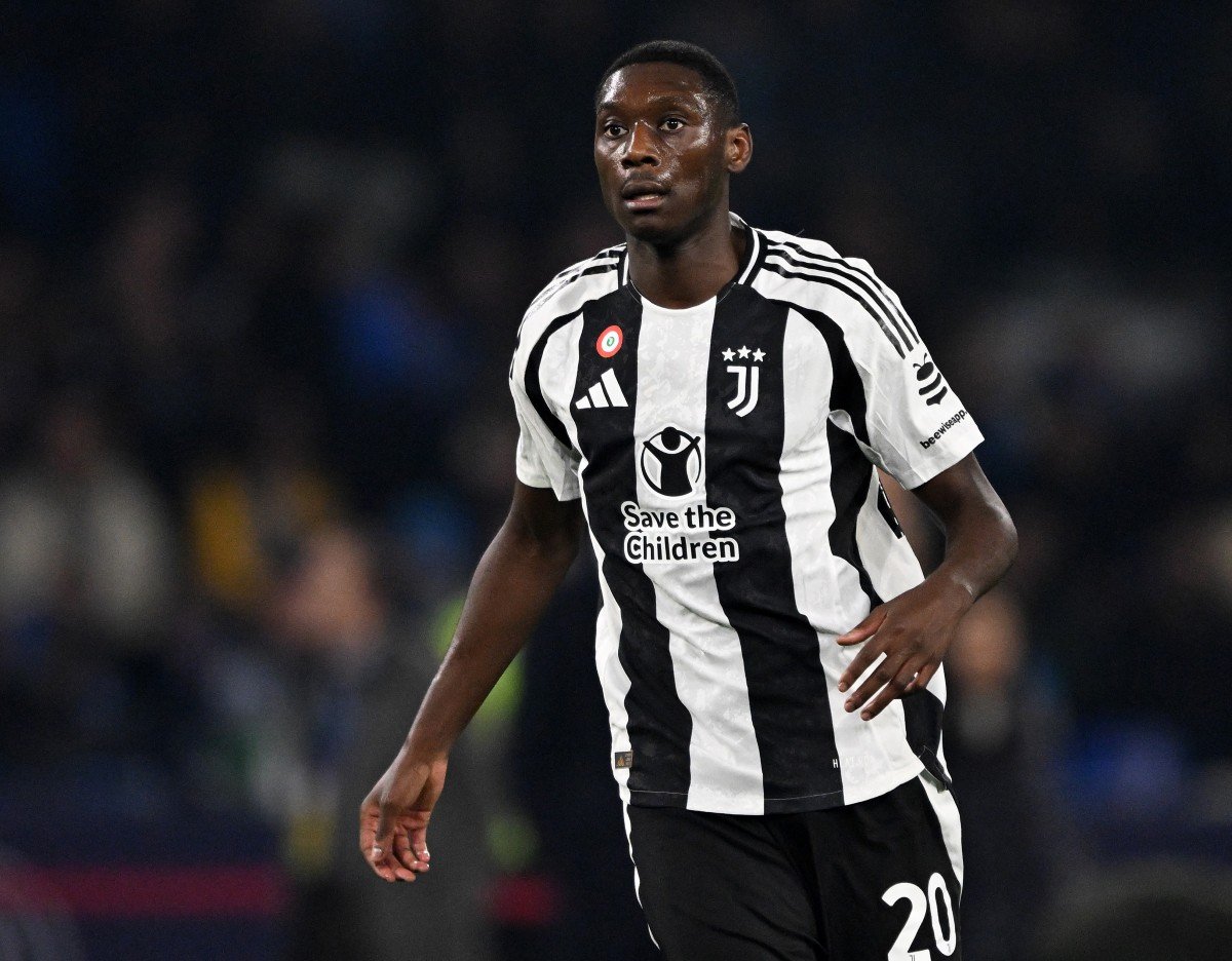 Randal Kolo Muani en action contre Naples