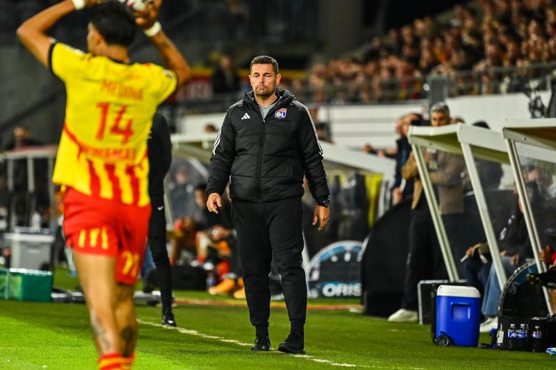 Pierre Sage lors de sa présentation à Lens