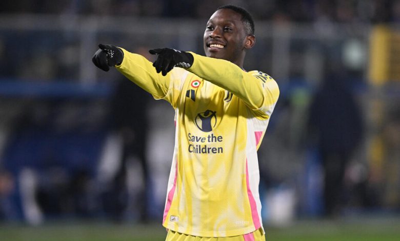 Randal Kolo Muani lors d'un match avec la Juventus