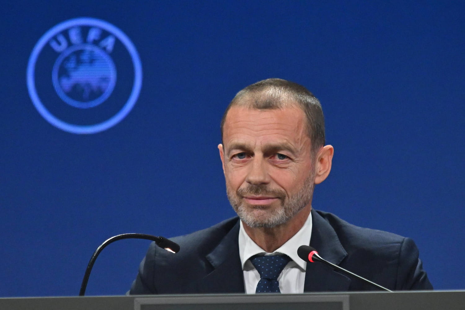 Séquence de conférence de presse où la langue catalane a été subitement interdite