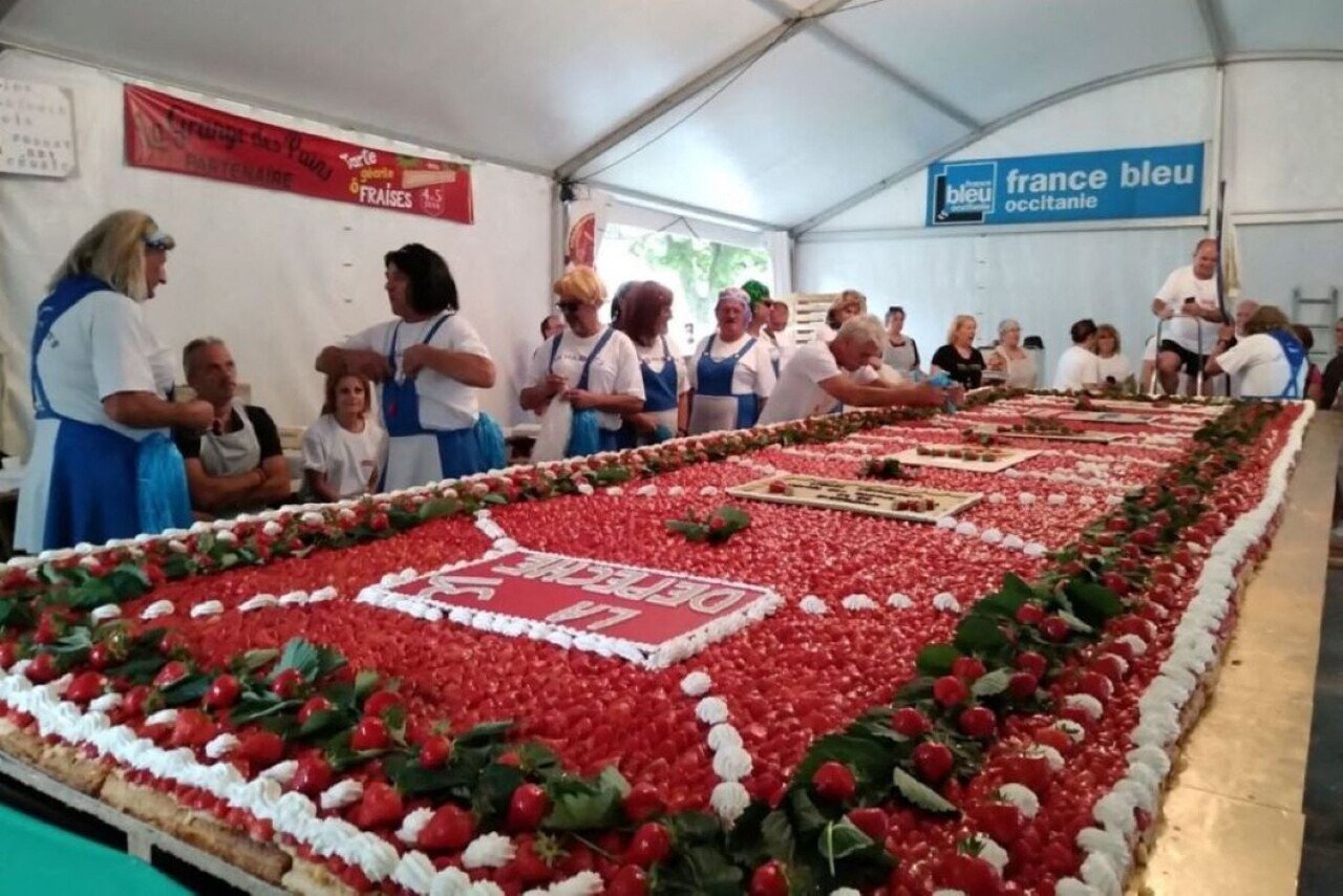 La plus grande tarte aux fraises de France à Lapeyrouse-Fossat près de Toulouse