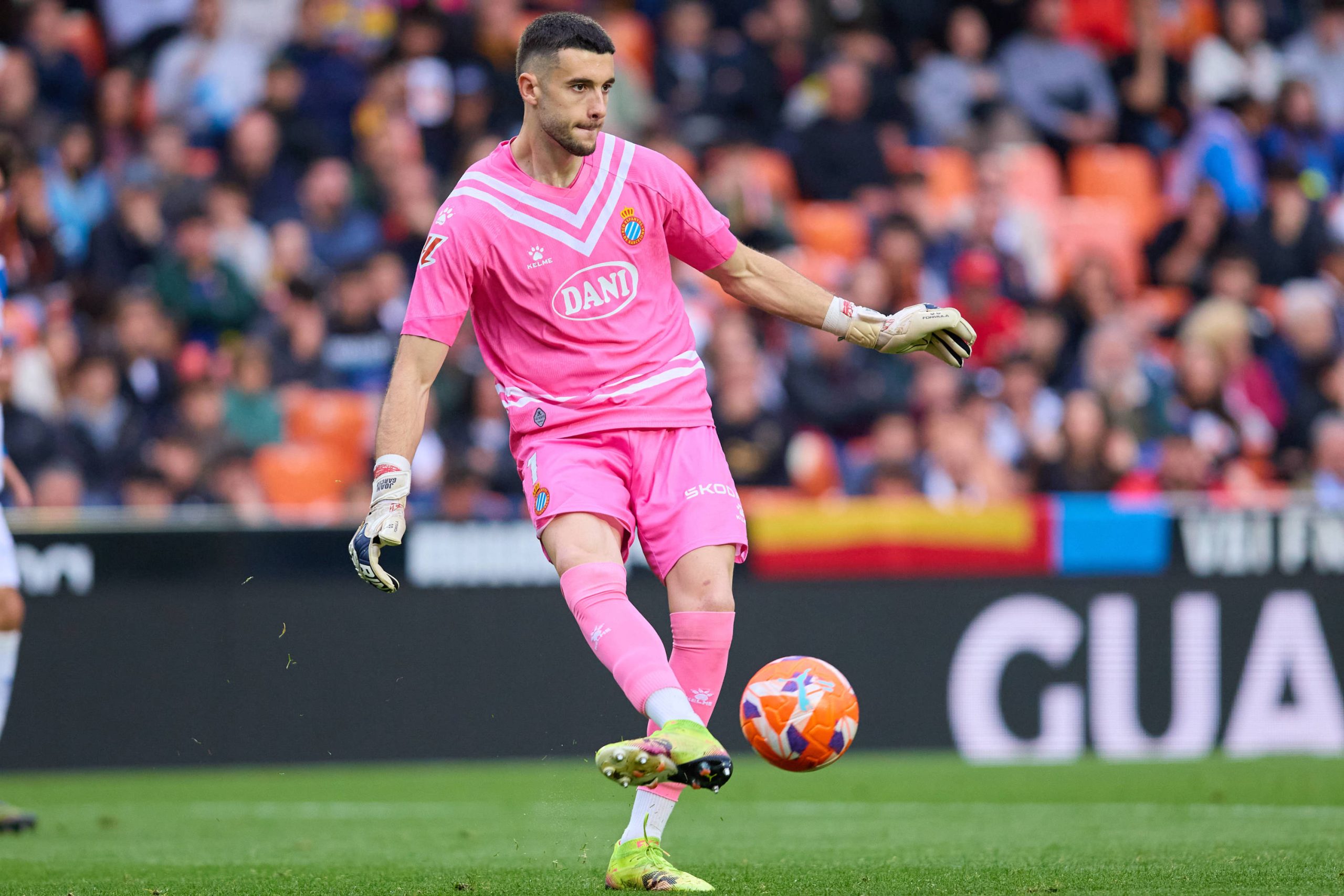 Le FC Barcelone recrute Joan Garcia comme nouveau gardien