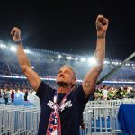 Luis Enrique célèbre sa victoire en chantant le PSG à vélo