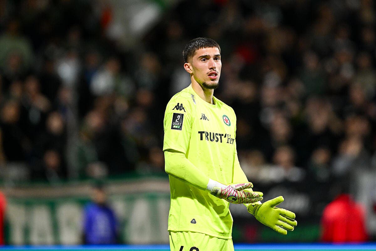 Nice cible Robin Risser, menace pour l'ASSE en Ligue 2