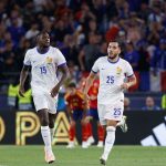 Rayan Cherki brille en Bleu face à l'Espagne : une première inoubliable