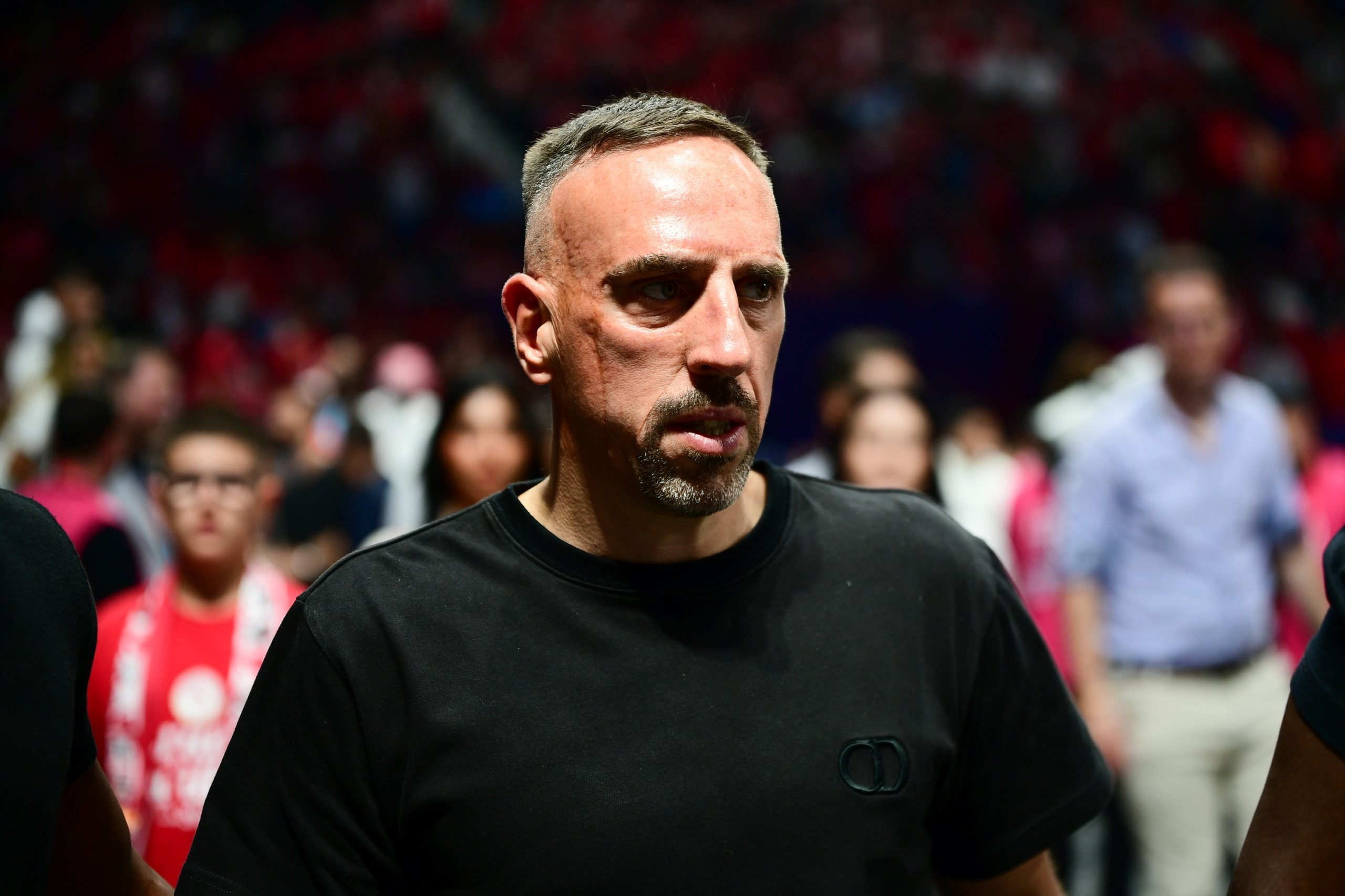 Ribéry pris à partie par des supporters portugais lors de la finale
