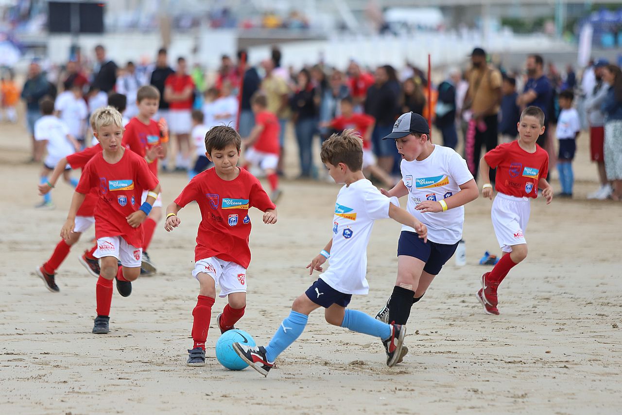 Vendée : 5 000 enfants réunis pour le plus grand tournoi de football sur plage au monde