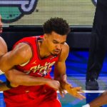 Victor Wembanyama en retraite spirituelle en Chine : rasage symbolique par un maître Shaolin