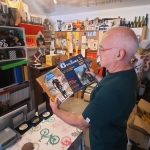 Collectionneur passionné de Tour de France à Douai : un univers dédié au cyclisme