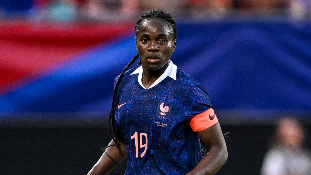 Euro féminin 2025 : Mbock défend le brassard «respect» pour toutes les causes